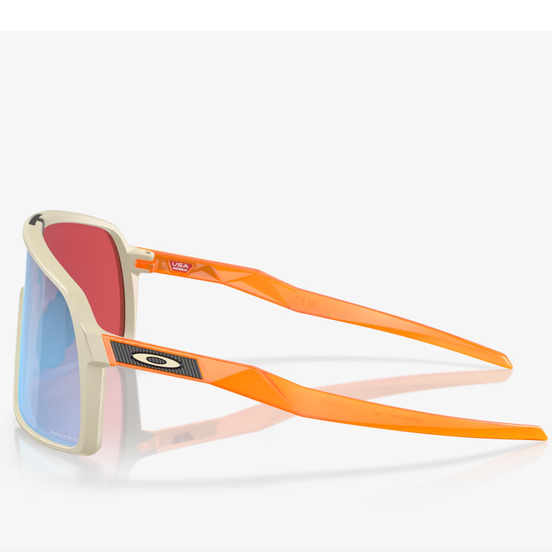 OAKLEY SUTRO LATITUDE COLLECTION Lente Prizm Snow Sapphire,  Montatura Matte Sand