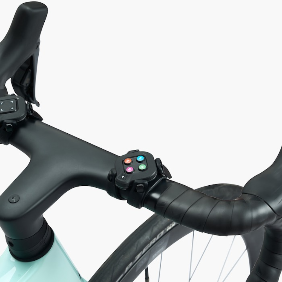 WAHOO RULLO KICKR CORE 2 with Zwift Cog and Click