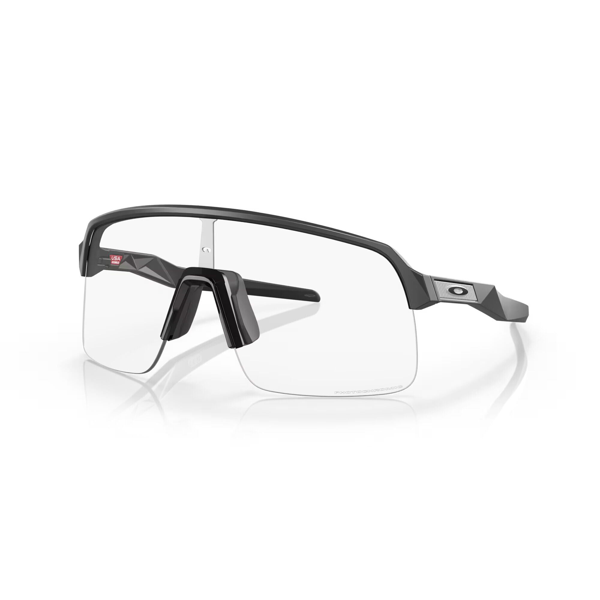 OAKLEY SUTRO LITE Lente Clear To Black Iridium Photochromic,  Montatura Matte Carbon