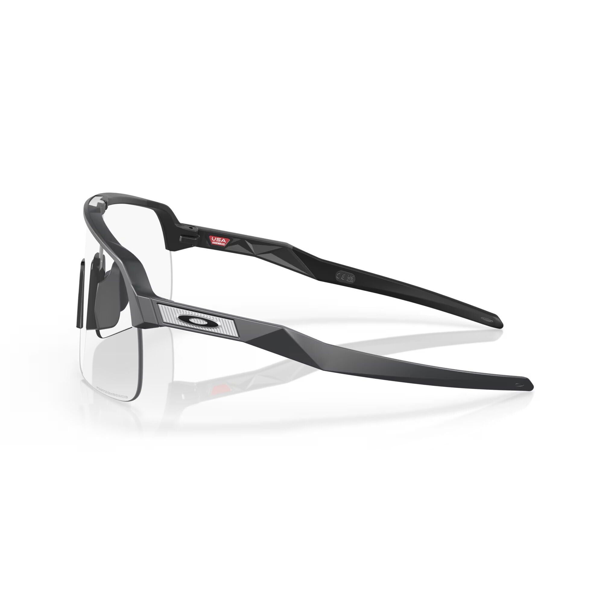 OAKLEY SUTRO LITE Lente Clear To Black Iridium Photochromic,  Montatura Matte Carbon